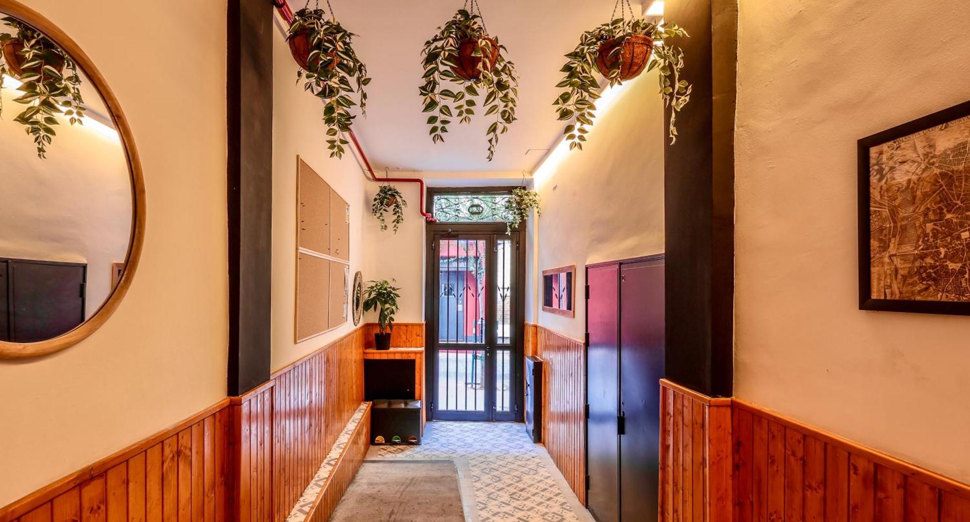 Eliseo - Livingcoworking - Malasana Madrid Luaran gambar