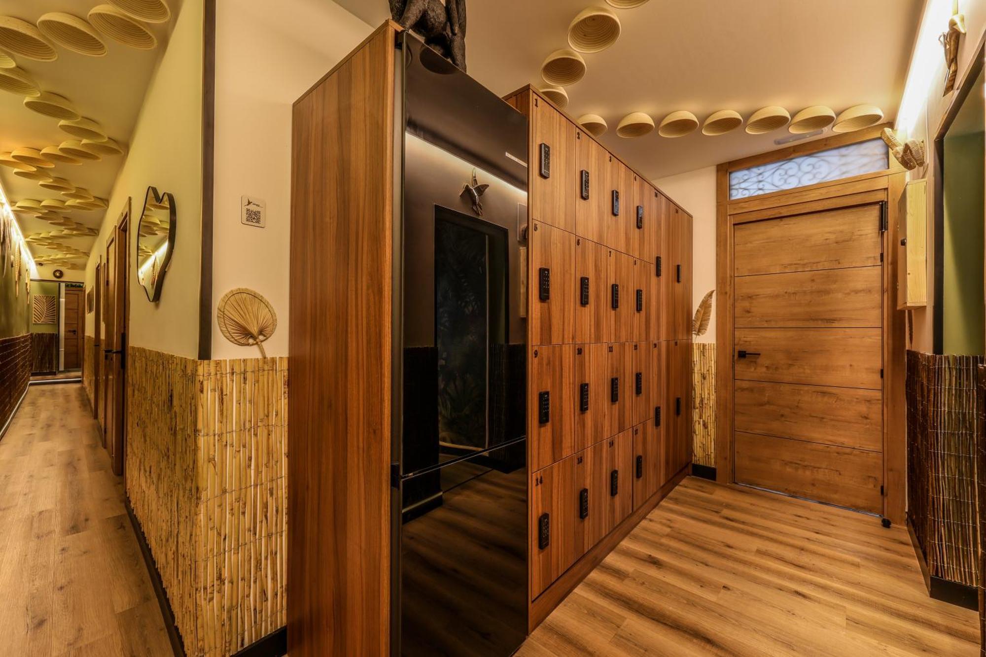 Eliseo - Livingcoworking - Malasana Madrid Luaran gambar